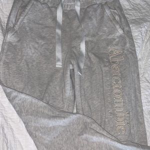 Abercrombie & Fitch Light Grey Sweats - M